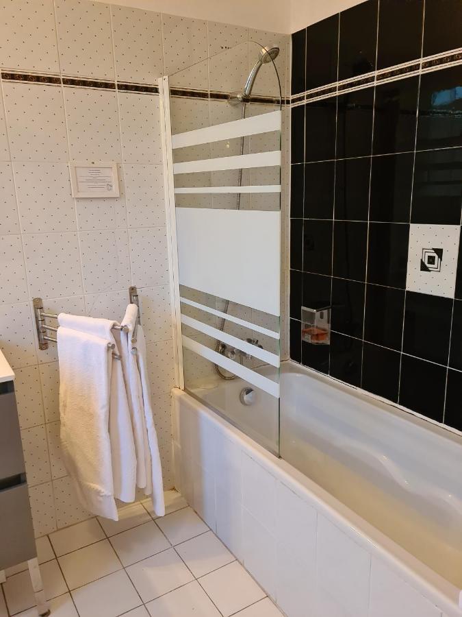 Auberge La Folie โซเซ-เล-แป็ง ภายนอก รูปภาพ